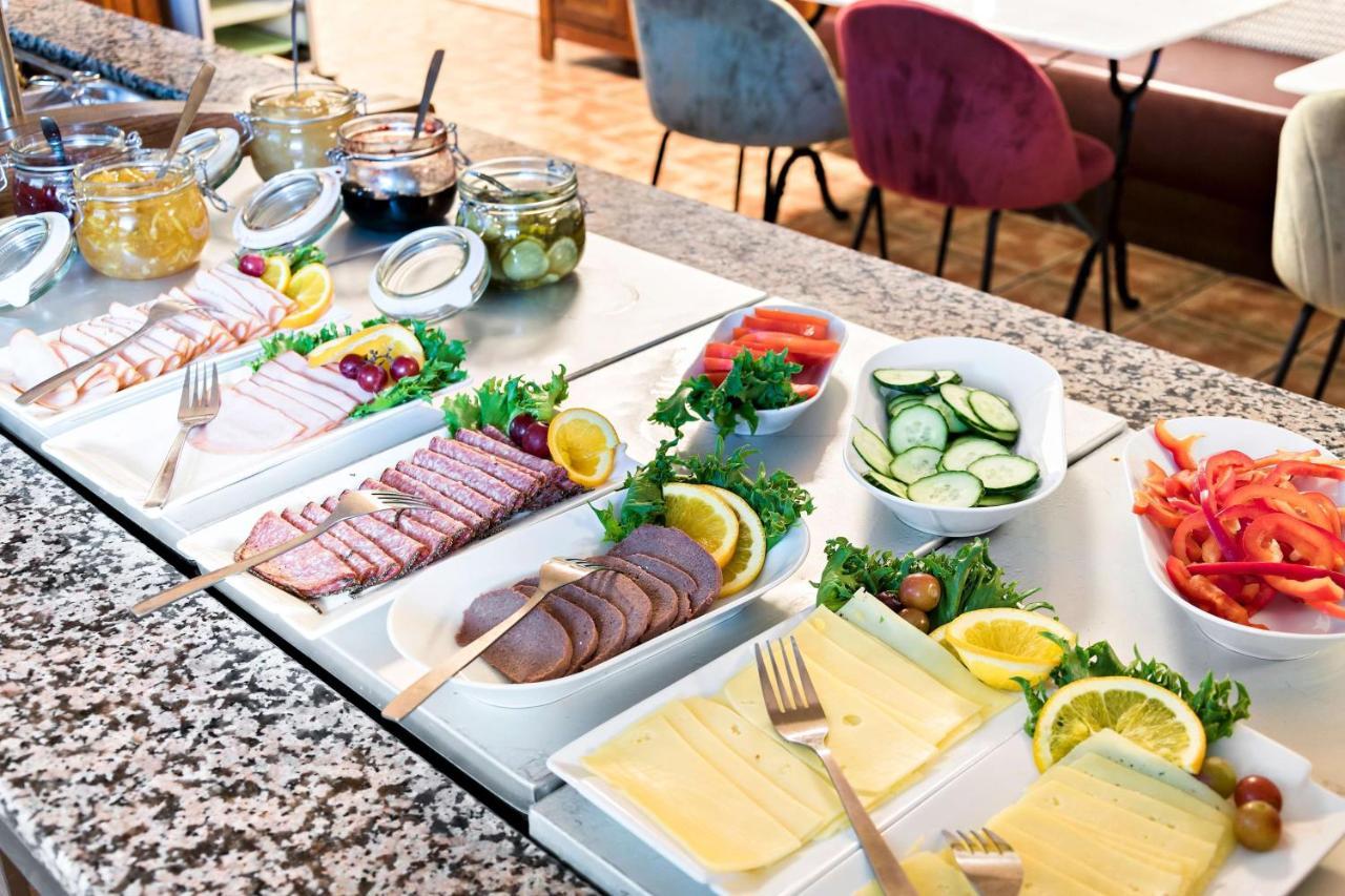 Sure Hotel By Best Western Vilsta Sporthotell Eskilstuna Ngoại thất bức ảnh
